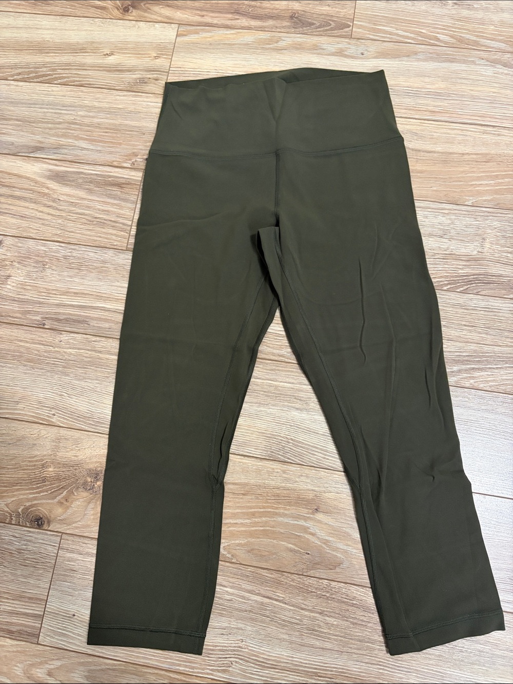 Lululemon High Rise Align Crop - Picture 2 of 4